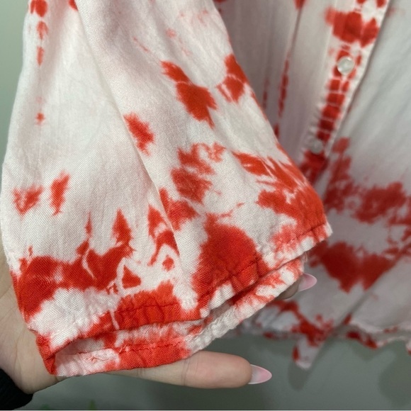 [Oso Casuals] Women's Size: XL Red & White Tie Dye Button Down Flowy Top - Picture 3 of 6
